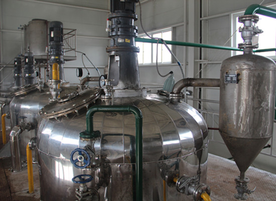 Crude palm oil refining process