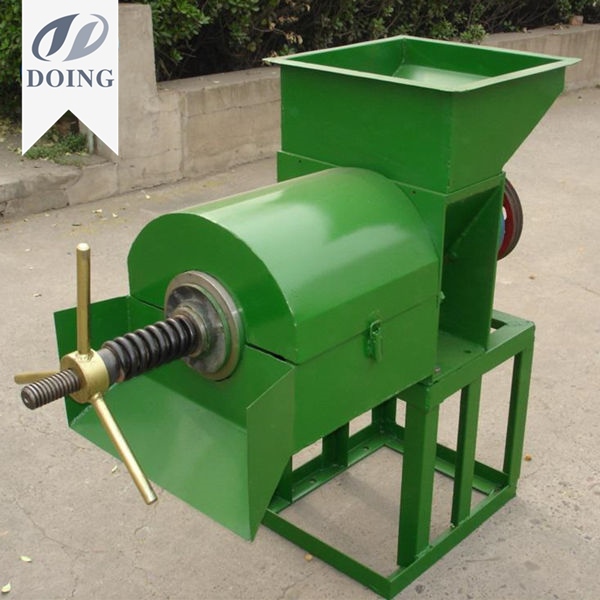 Small palm oil expelling machine